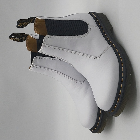 1426- Dr. Martens Women's Chelsea Boots White Color Size 6 - Picture 4 of 12